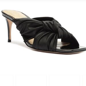 Schutz spandex heel NIB